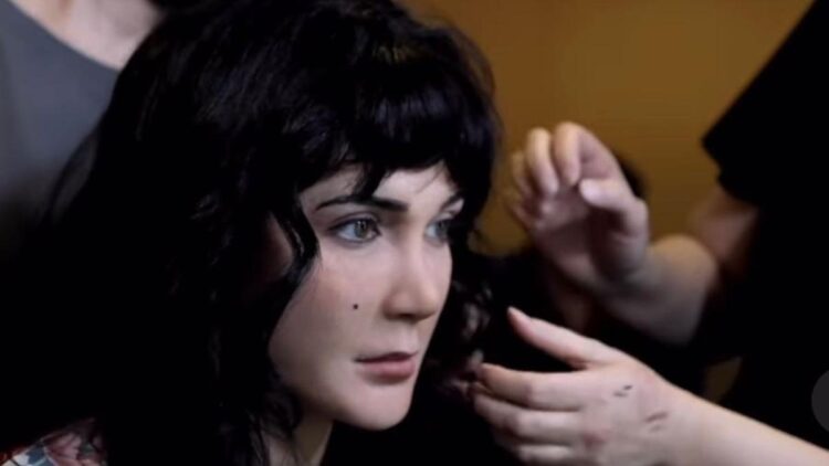 Luna Maya sebagai Suzzana. Foto: IG.