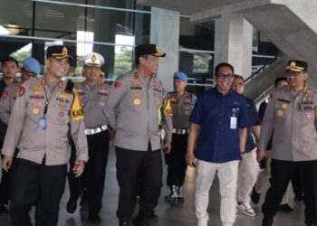 Kapolres Maros Dampingi Kapolda Cek Kesiapan Pengamanan Bandara