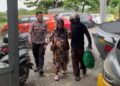 Polres Maros Bantu Ibu Hamil Menuju Klinik di Tengah Arus Mudik