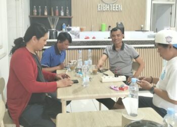 Bangun Komunikasi, Patwal Lantas Polres Maros Ngopi Bareng Jurnalis
