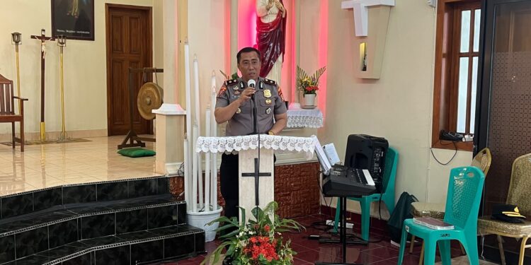 Minggu Kasih di Gereja Katolik Maros, Wakapolres Ajak Jemaat Jaga Toleransi